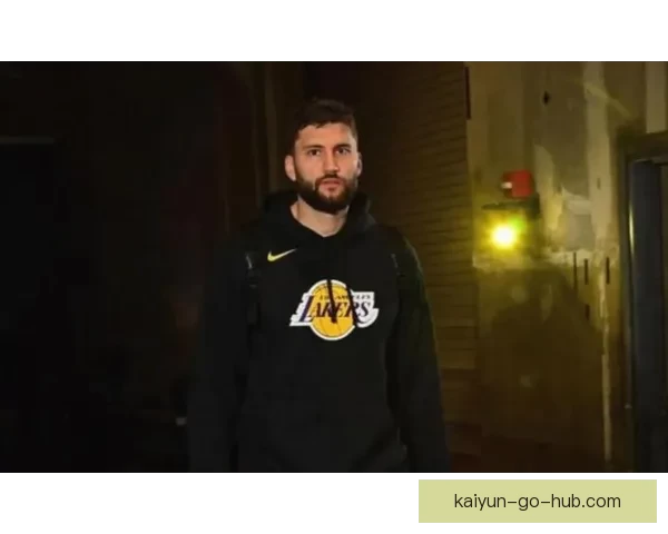 湖人对阵魔术伤情更新 里夫斯出战存疑克勒贝尔缺阵